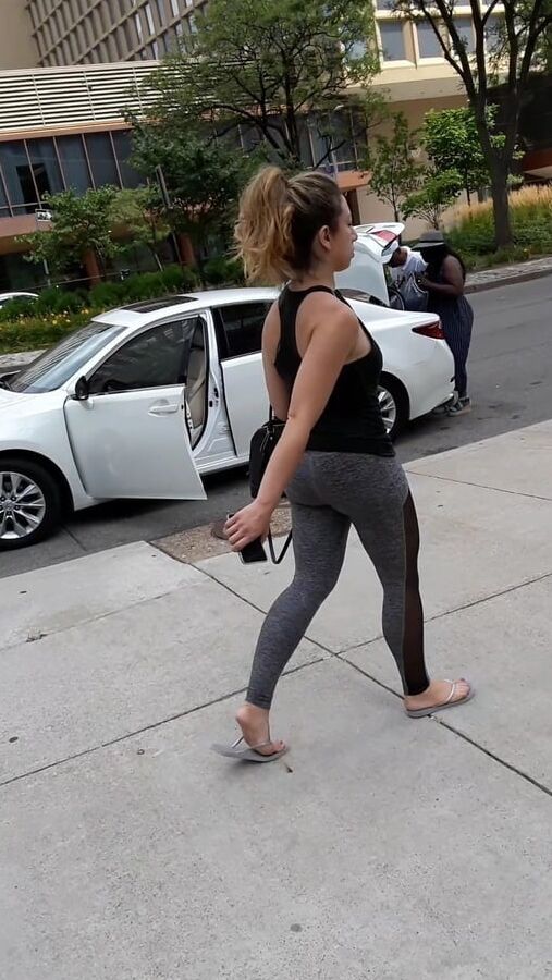 Sexy Women in Flip Flops
