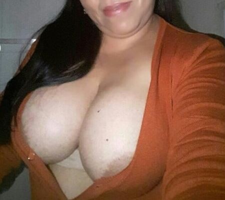 Whats her name? Got anymore pics