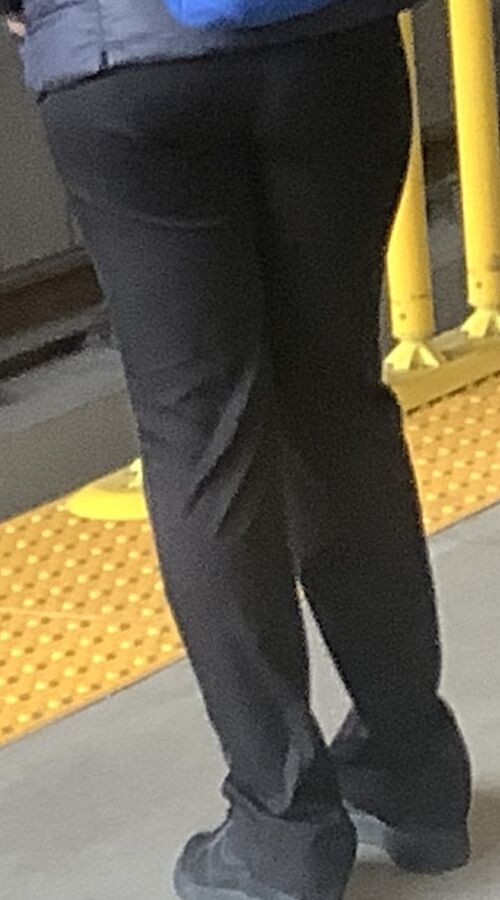Loose fitting pants (ass)