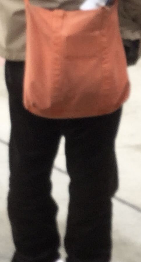 Loose fitting pants (ass)