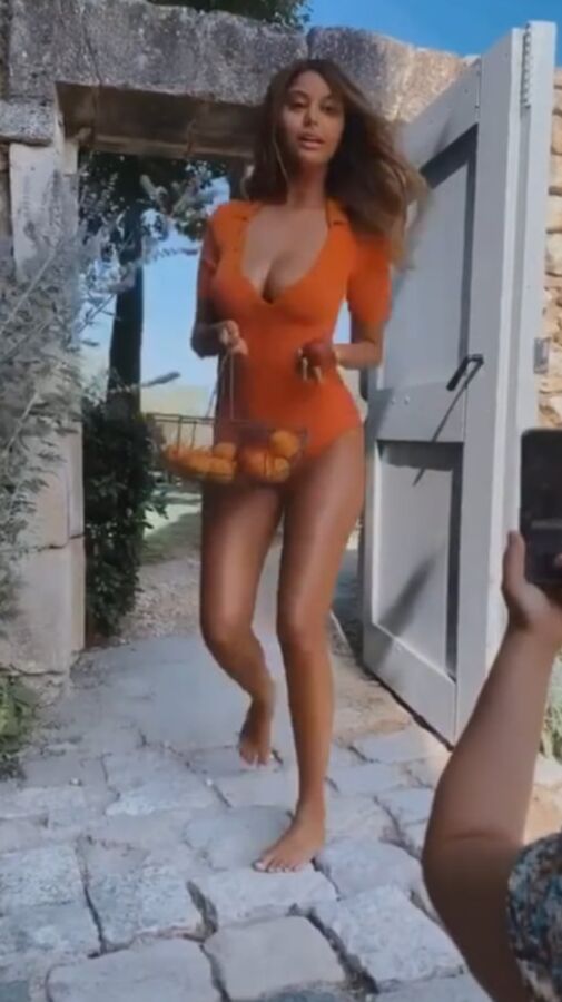 ZAHIA la beaute au monde mieux qu&;Iris Mittenaere