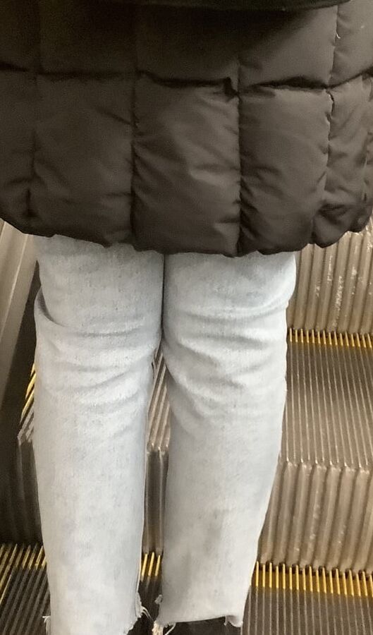Loose fitting pants (ass)