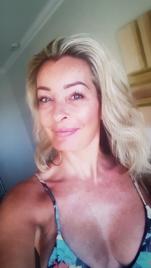 Blond milf stolen pics