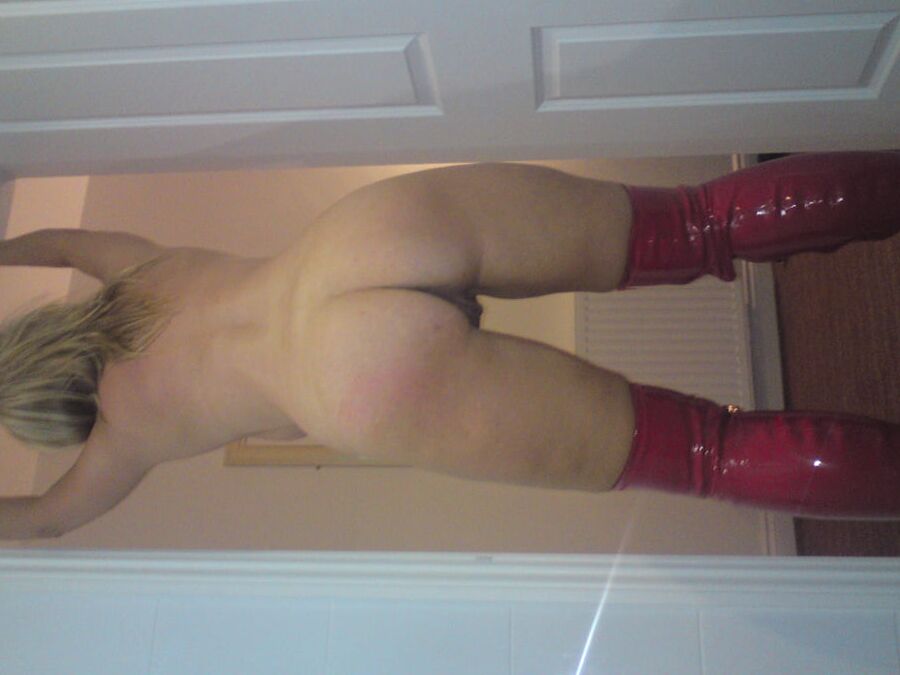 MILF in Red Boots
