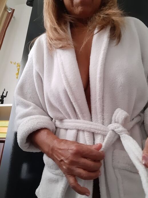 Beautiful mommy MILF from Brasil