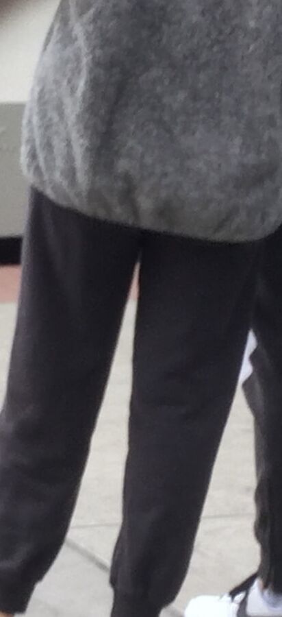Loose fitting pants (ass)