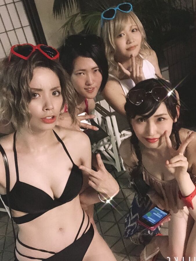 Amateur japanese cosplayer Akarin with amazing tomboy body