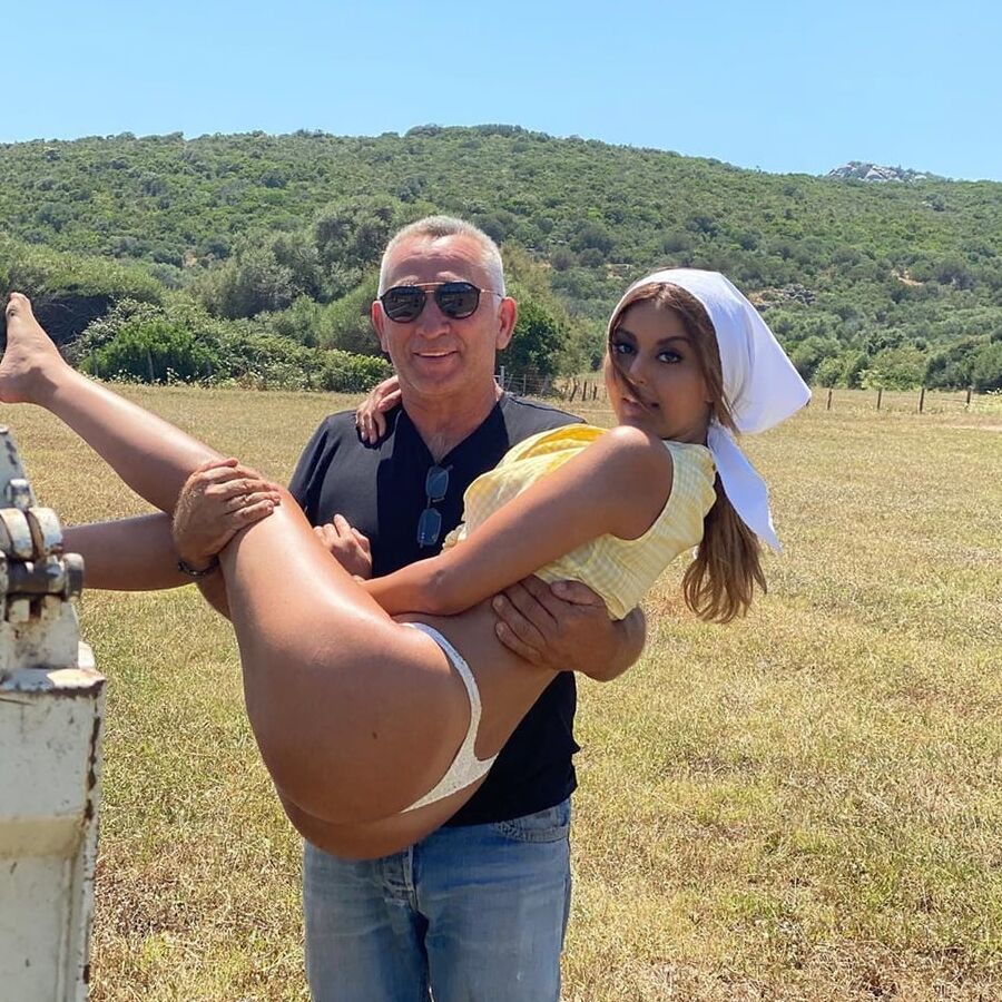 ZAHIA la beaute au monde mieux qu&;Iris Mittenaere