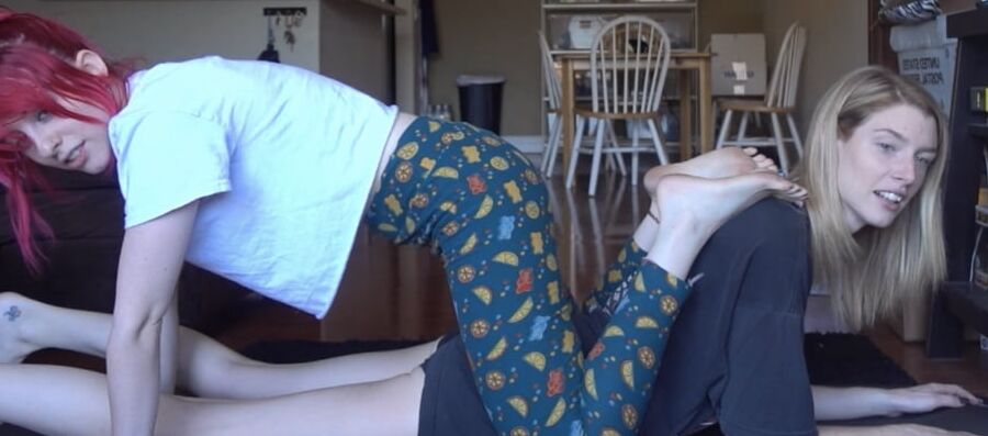 How would you fuck slut Carly Incontro
