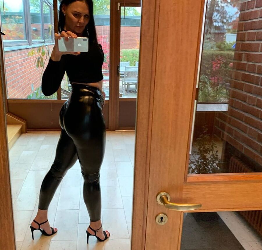 My Sexy Middle Aged Neighbours Wife