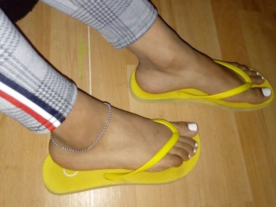My feet in flipflops