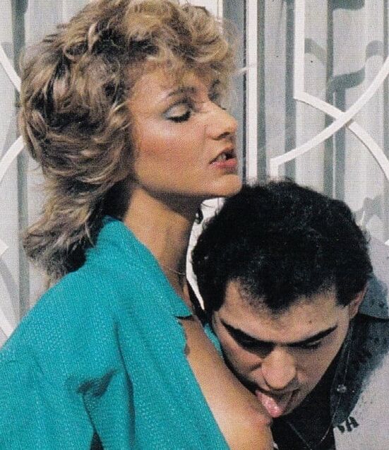 classic magazine - prize for a Paris peeper