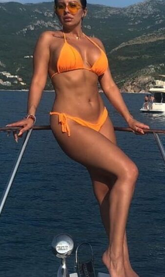 Olja Bajrami hot bosnian singer