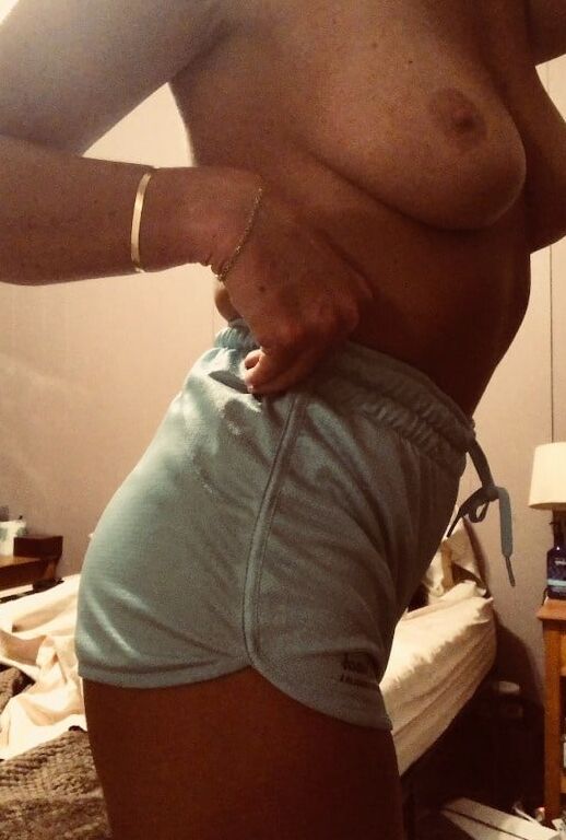 Mrs Robinson snaps nudes