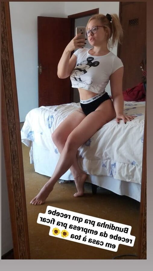 Aninha loira do insta