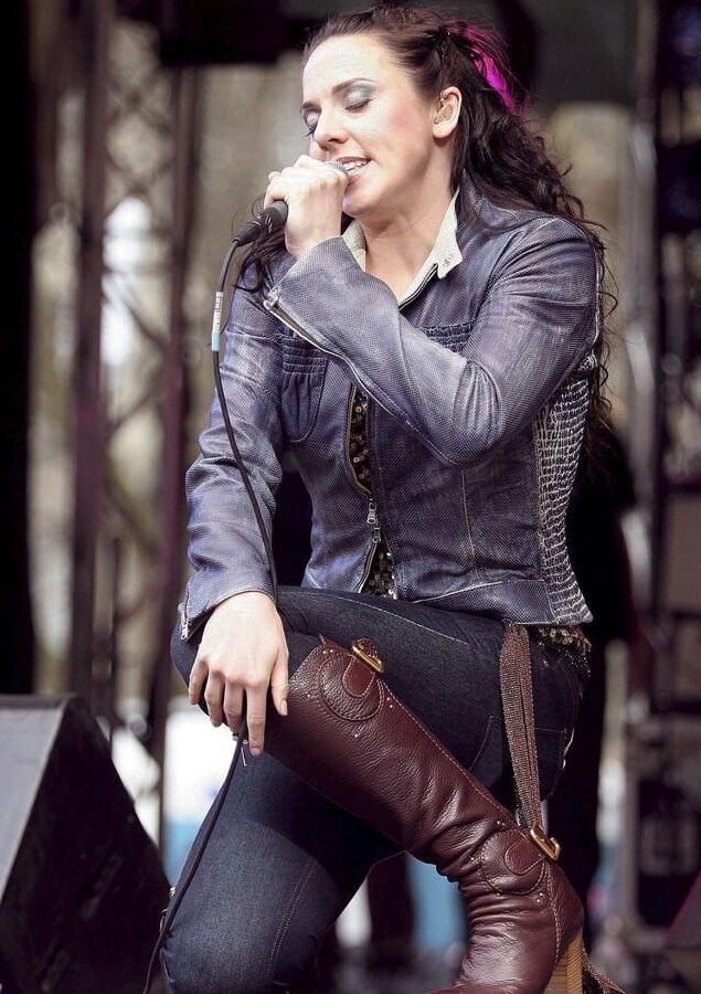 Female Celebrity. -Mel C