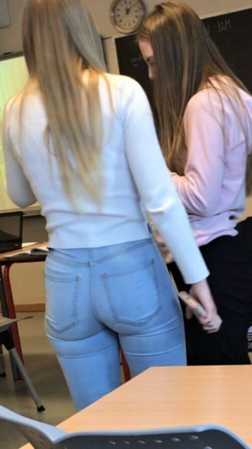 Voyeur Bums: Always eyes on bums...