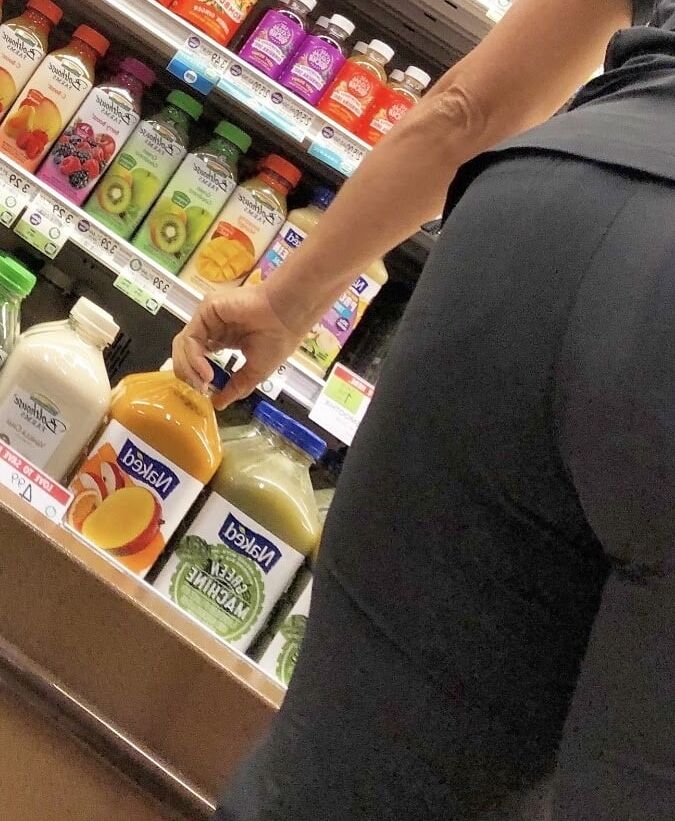 BIG JUICY LATINA ASS !!