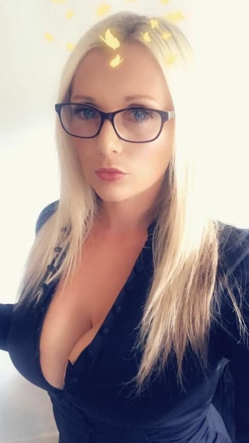 Sexy Sluts for Comments &amp; Cum