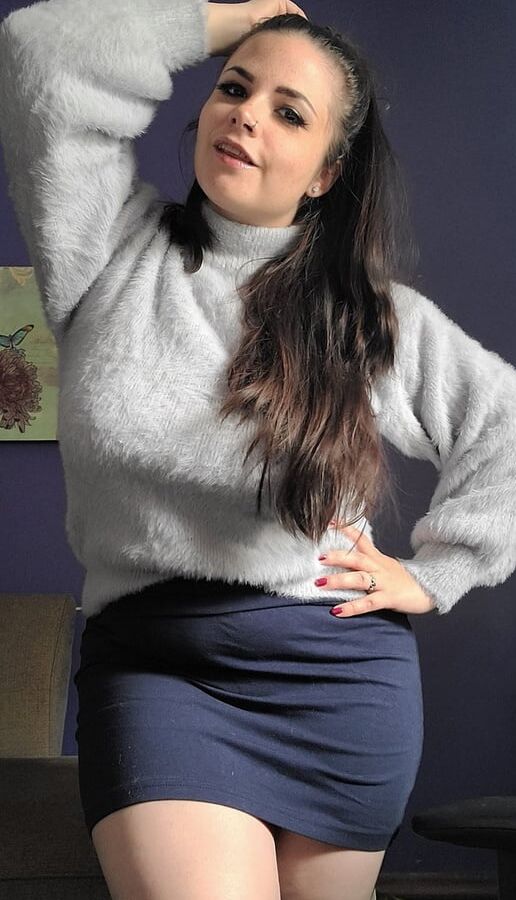 I crave this girl&;s TWAT!