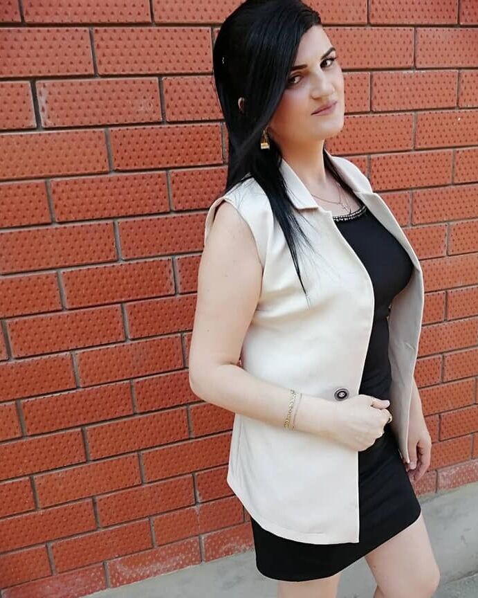 Armenian Chick in Russia Tehmine