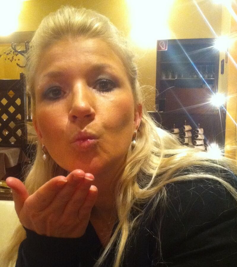Heels whore Sandra Mayer from Frankfurt Germany