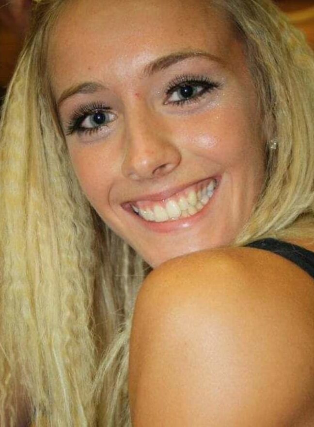 Slim UK blonde - what a whore!