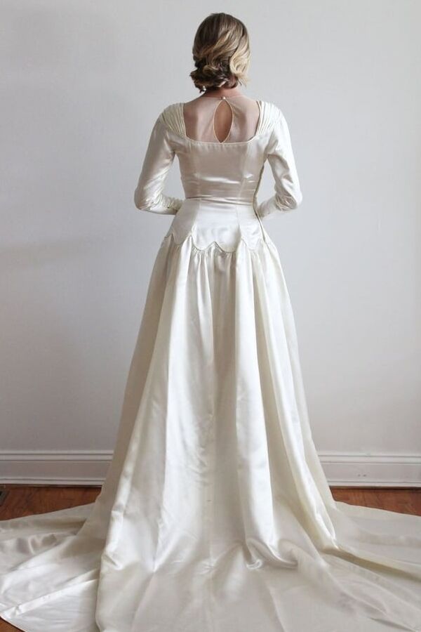 Silky wedding bride gowns &amp; dresses