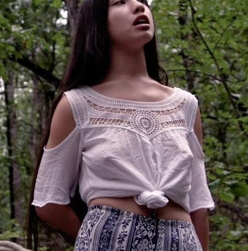 braless