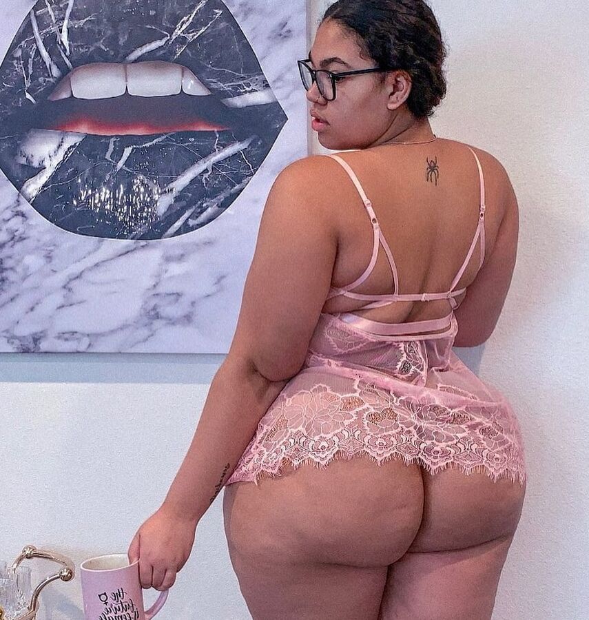 PUTA DO INSTAGRAM: Alexus Danisha