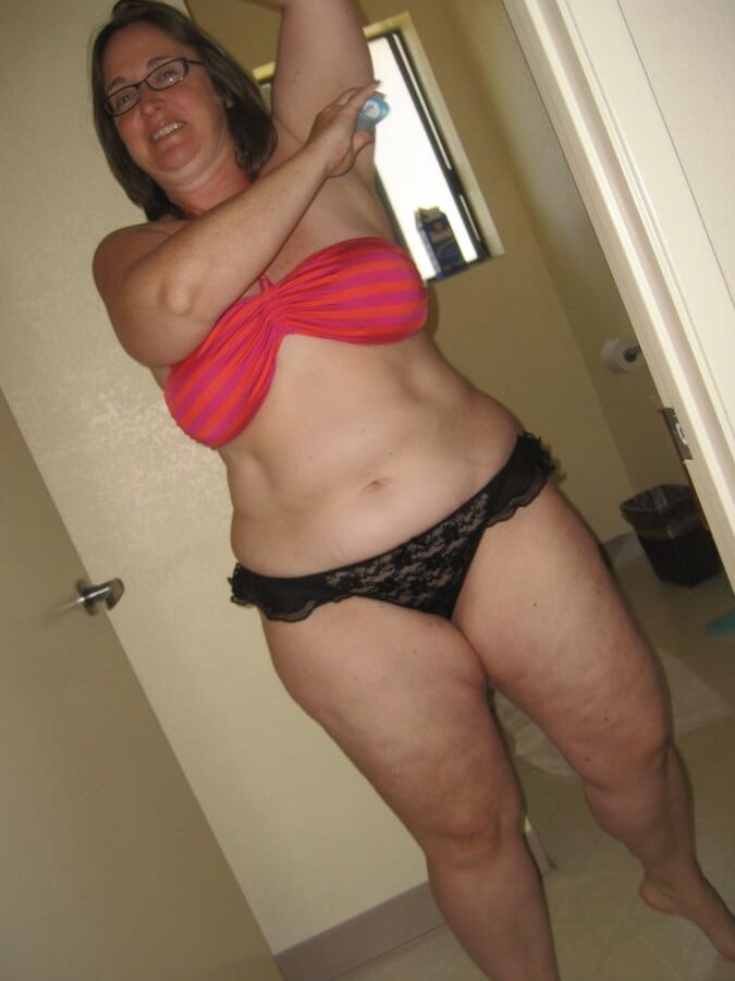 Amateur BBW brunette