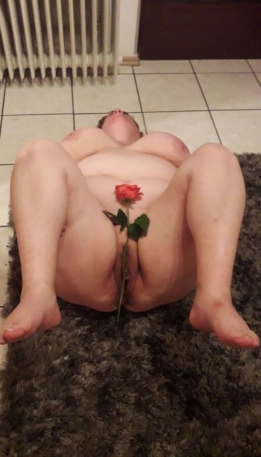 Horny Milf Slut Ella Nude