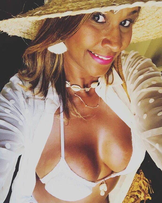 Pretty Black Milf yo