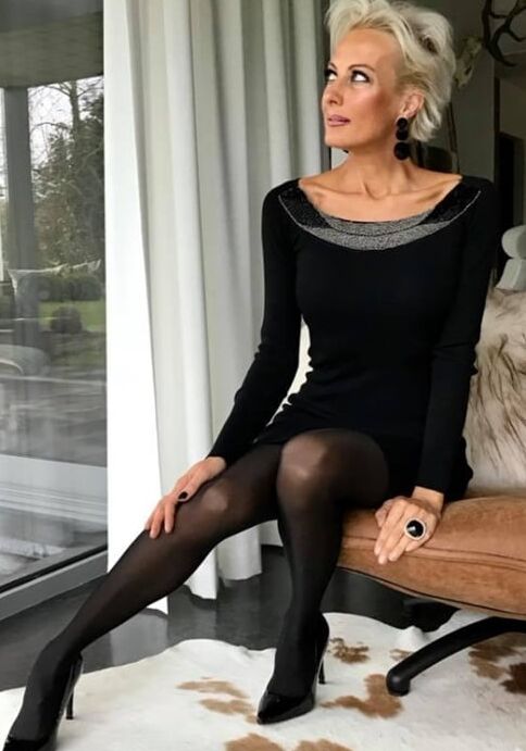 Hot mature milf liz.