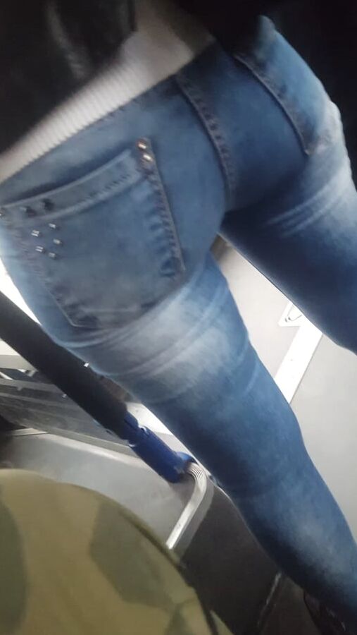 Serbian milf mom beautiful jeans ass in bus