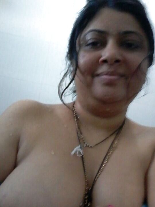 Beautiful aunty all pics
