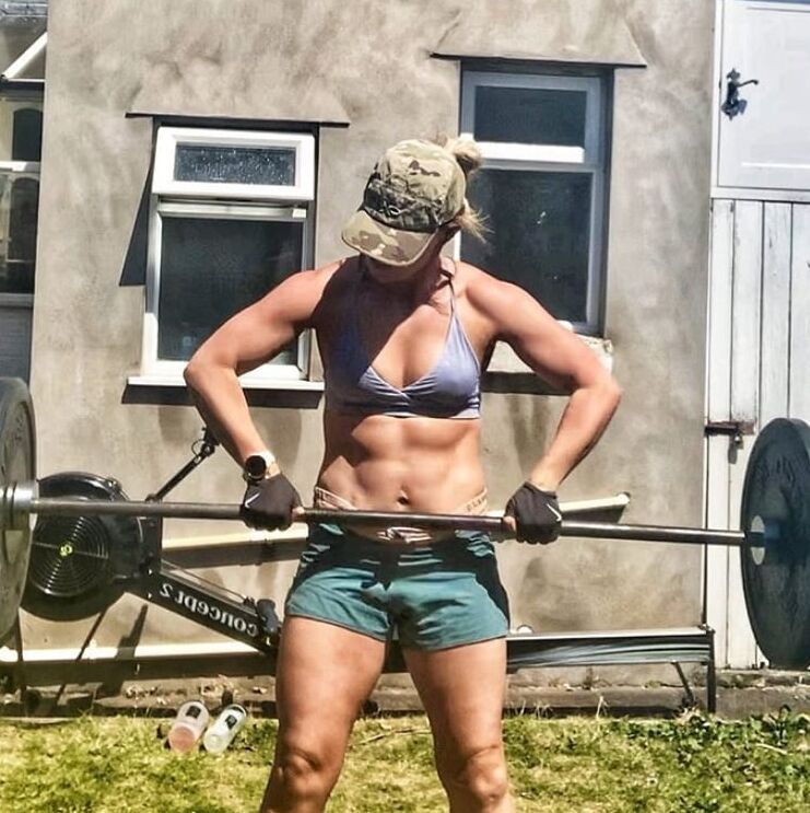 Wanking over Bethan Marie Williams&; Ripped Abs &amp; Toned Body