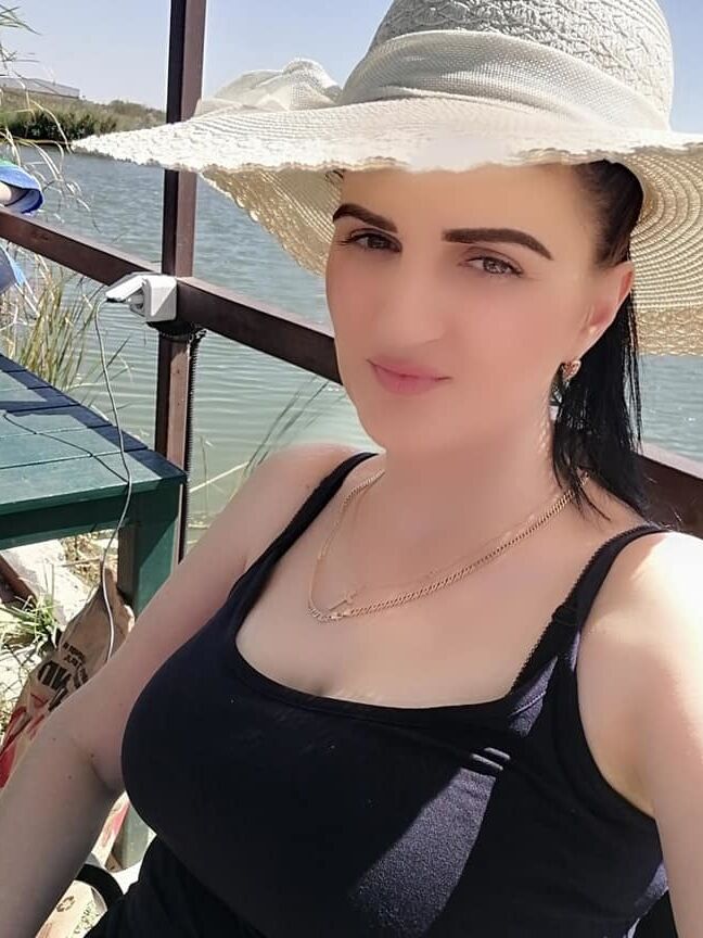 Armenian Chick in Russia Tehmine