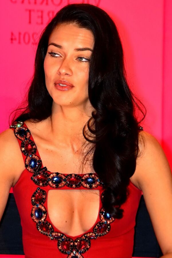 Adriana Lima amazing armpits