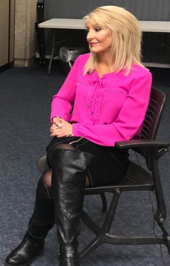 Female Celebrity Boots &amp; Leather - Liz Bonis