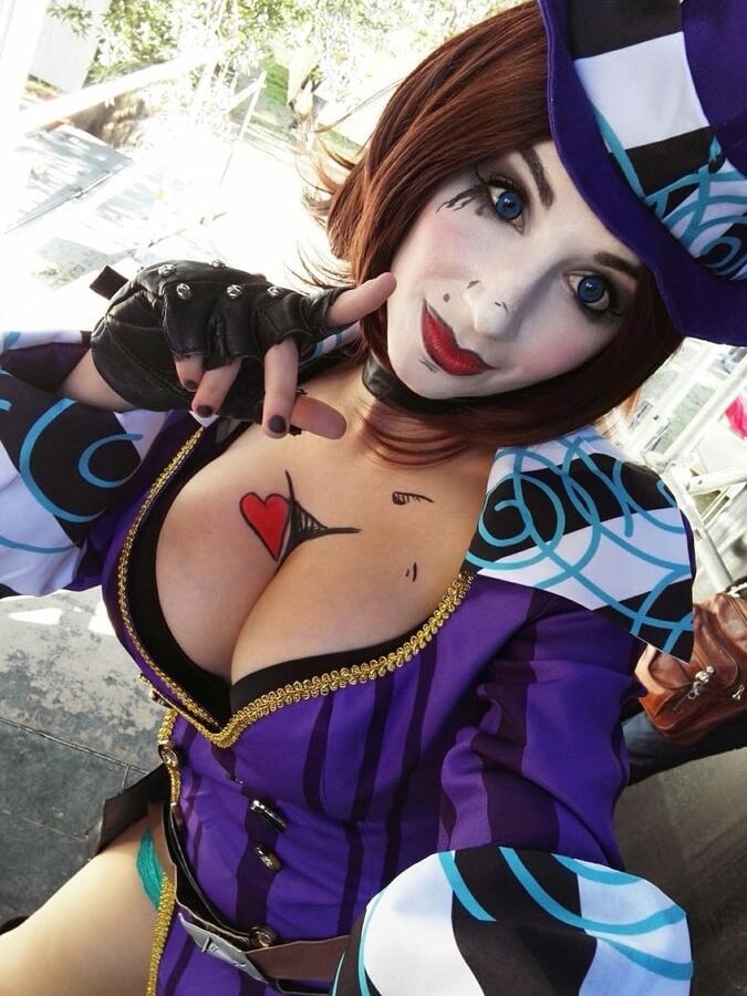 Sexy Big Tits Cosplay Girls
