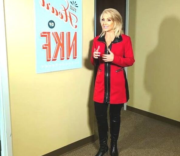 Female Celebrity Boots &amp; Leather - Liz Bonis