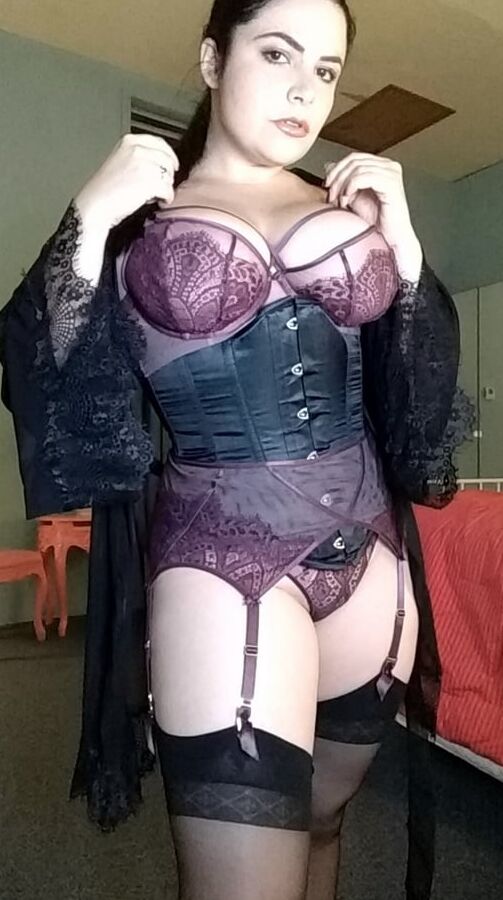 I crave this girl&;s TWAT!