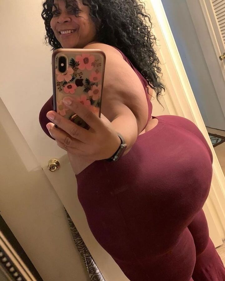 BBW-selfies