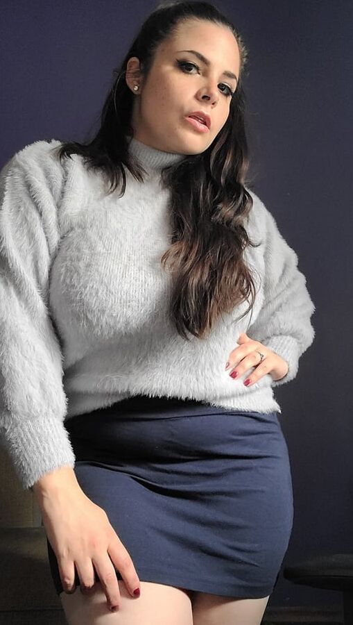 I crave this girl&;s TWAT!