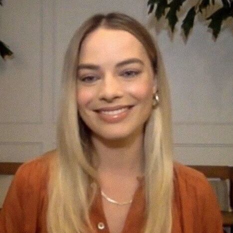 Margot Robbie hot