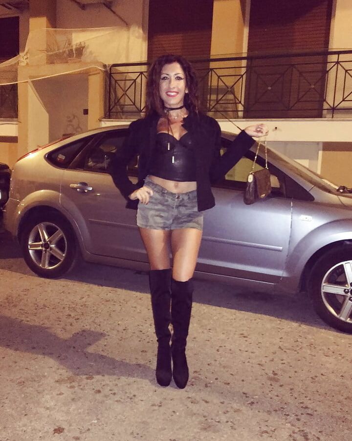Greek Slut Kelly vol