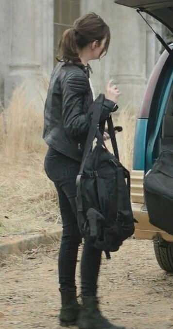 Emma Stone juicy ass screencaps from Zombieland