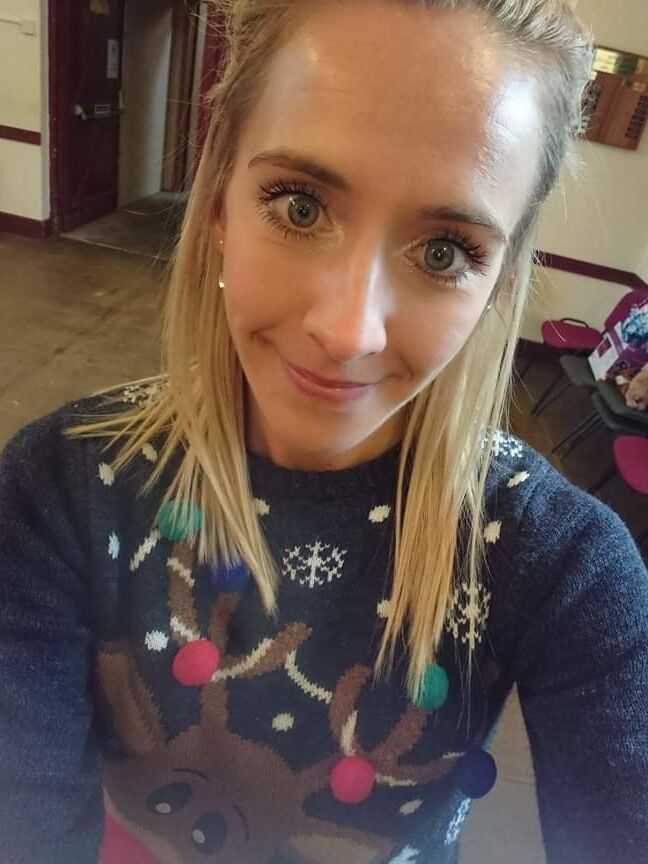 Slim UK blonde - what a whore!