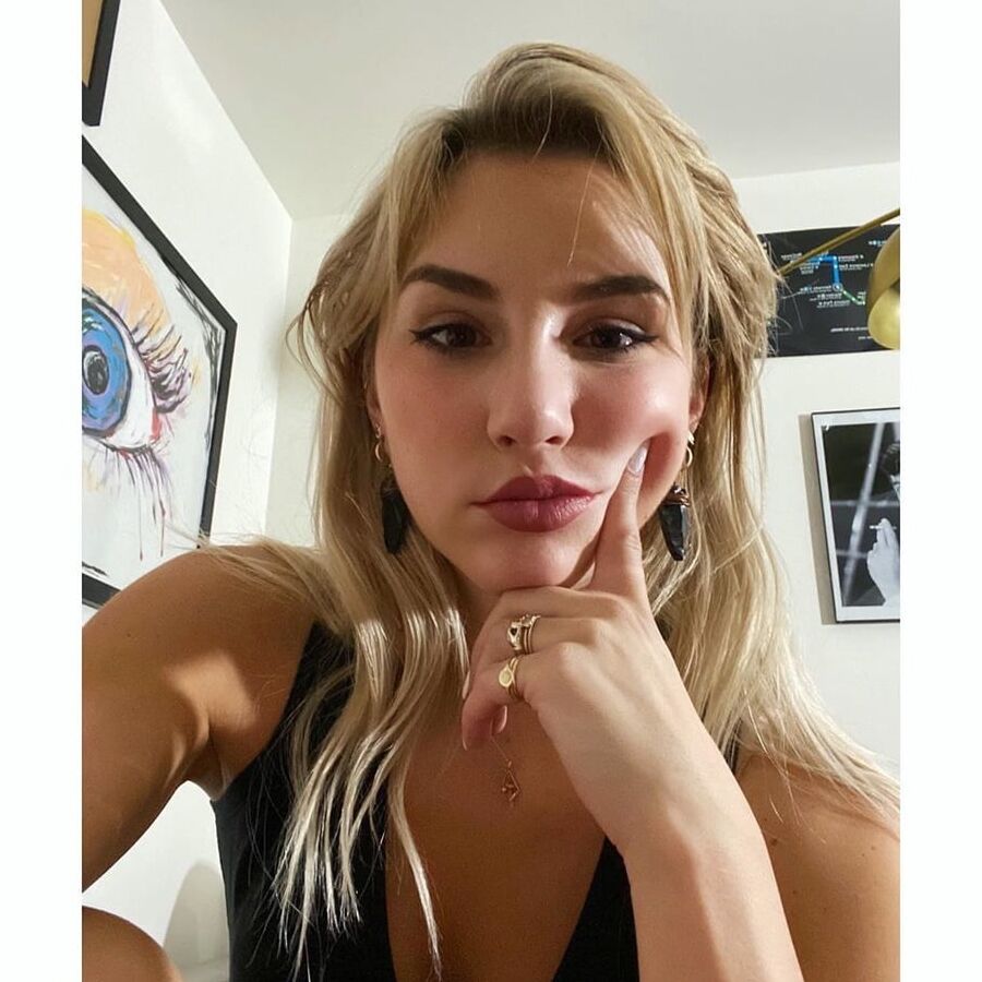 Mikhaila Peterson